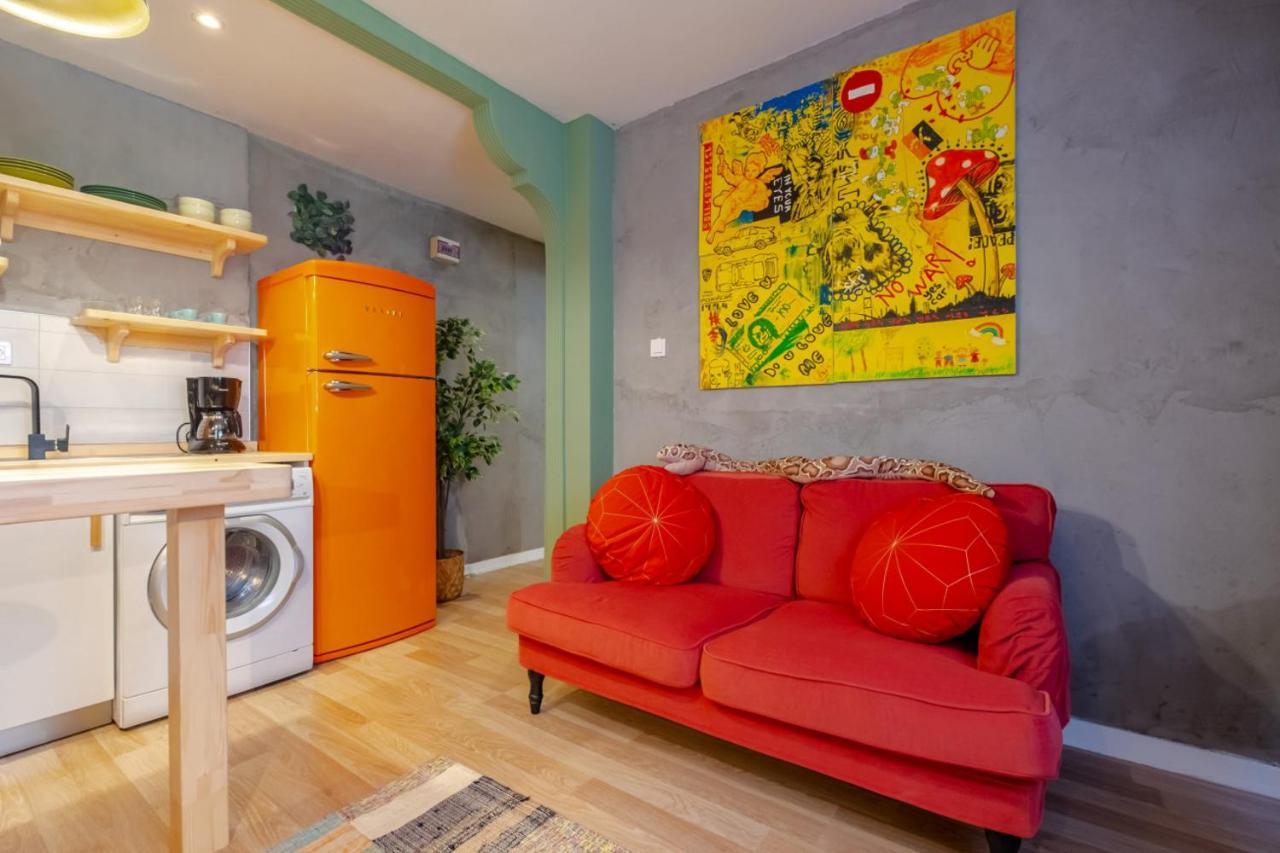 Апартаменты Pleasant Flat Near Taksim Square In Beyoglu Стамбул Экстерьер фото
